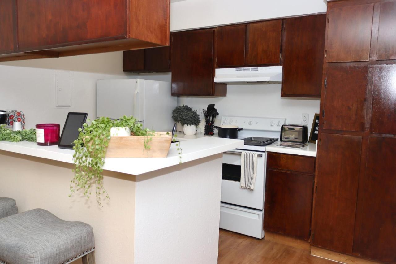 Chic Boho Cottage -Self Check In, Fully Furnished, & Free Parking Houston Eksteriør bilde