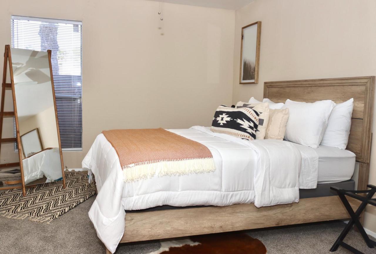 Chic Boho Cottage -Self Check In, Fully Furnished, & Free Parking Houston Eksteriør bilde